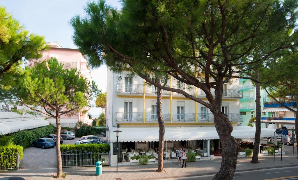 Hotel Roma Lido di Jesolo Exterior photo